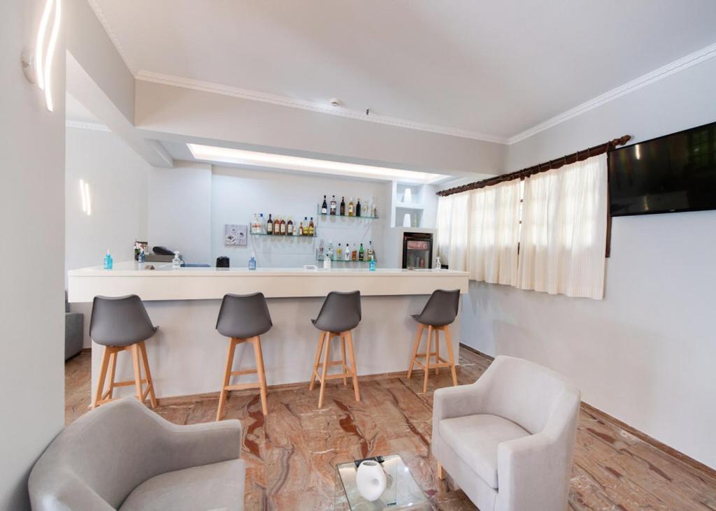 Nostos Hotel 2*