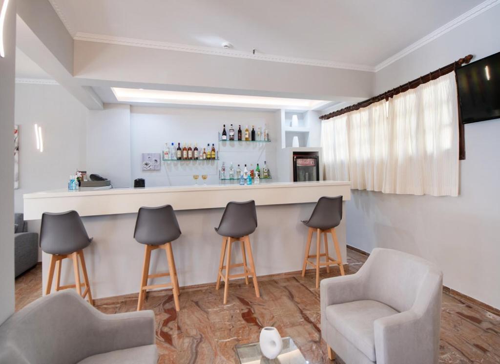 Nostos Hotel 2*