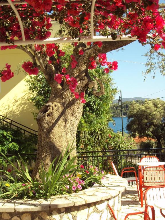 Nostos Hotel